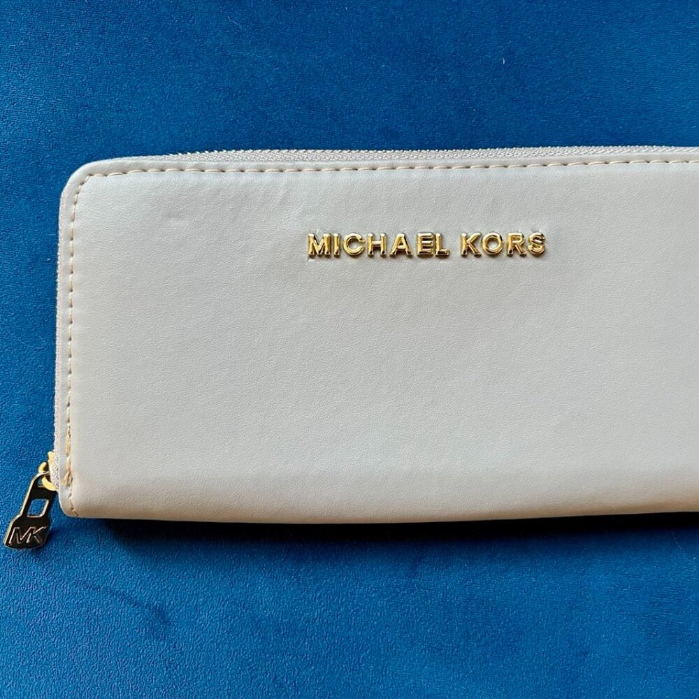 MICHAEL KORS Zip Around Wallet